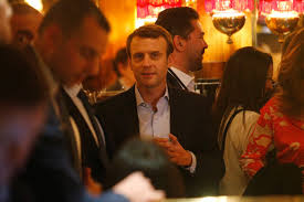 Maybe you would like to learn more about one of these? Presidentielle 2017 La Rotonde Une Reunion De Travail Pour L Equipe De Macron