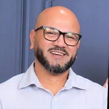 What do you do when you have nothing to do? A lot of people, when they've  got a ten second break standing in line, or five minutes in between a  meeting, they