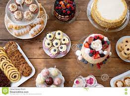 Kuchen, plätzchen und gebäck / schwäbische rezepte. Tabelle Mit Kuchen Platzchen Kleinen Kuchen Tortchen Und Cakepops Stockfoto Bild Von Kuchen Aufbau 80152114