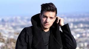 Vadhir alejandro gonzález torres, better known as vadhir derbez, is a mexican actor that has worked for televisa, univision, warner brothers. Bild Zu Vadhir Derbez Bild Vadhir Derbez Filmstarts De