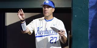 Kentucky baseball commits right-handed pitcher Keegan Schwarting