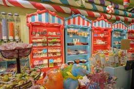 If you have a sweet tooth and love fine chocolates and other candies hansel and gretel is a must stop when in helen. Sweet House In Athens Bild Von Hans Gretel Athen Tripadvisor