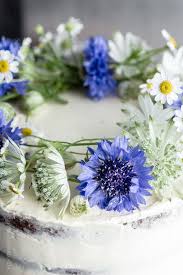 Bananen Karamell Tortchen Aka Banana Vacation Cake Mein Rezept Fur Ein Klitzekleines Bisschen Urlaub Zu Hause Essbare Blumen Kuchen Karamell Torte Essbare Blumen