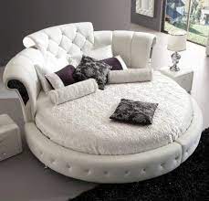 choisissez un lit en cuir pour bien meubler la chambre a coucher lit en cuir blanc lit capitonne blanc lit capitonne