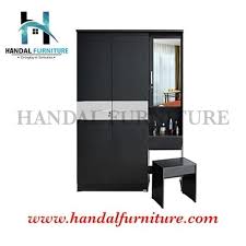 Produk mebel untuk penyimpanan ini juga dapat anda pesan dengan ukuran berbeda sesuai dengan kebutuhan anda. Lunar Lemari Pakaian 3 Pintu Walnut Lpt 318 Meja Rias Handal Furniture