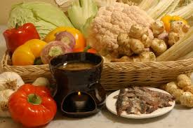 Being a substantial portion, it is usually served as a single dish but locals consider it as a collective tasting ritual that should be eaten in company as an appetizer. La Ricetta Della Bagna Cauda Piemontese Cascina Castlet