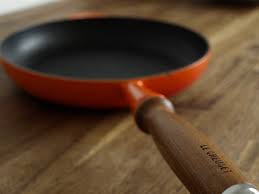 Bei einer solchen pfanne entfällt das eigene einbrennen selbstreden. Richtig Braten Burger Und Steaks Aus Der Pfanne