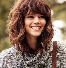 There Can Be Haircut For Wavy Frizzy Hair That Can Make Your Appearance Mesmerizing Sometimes You Medium Length Curly Hair Hair Styles Wavy Hairstyles Medium