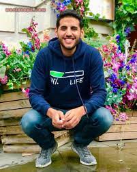 Nas daily office in dubai. Nuseir Yassin Nas Daily Bio Age Height Net Worth Gf Family