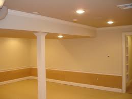 Painting two tone walls with chair rail in vertical stripes give it an interesting appearance makes the ceiling appear higher and giving structure to a long time. Chair Rail Molding And Two Tone Paint Design Build Planners