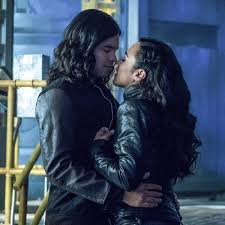 Barry And Caitlin Share Their Feelings For Cisco Leaving' | The Flash 7X12  - Youtube