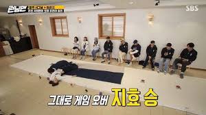 이와 관련해 tvn 월화드라마 '크로스'에 출연했던 전소민의 과거 드라마 속 키스신이 주목을 받고 있다. ì†¡ì§€íš¨ ì „ì†Œë¯¼ ëœ»ë°–ì˜ í‚¤ìŠ¤ì‹  ê²Œìž„ ì¤' ì• ì •í–‰ê°ì— ëŒ€í­ì†Œ ë‹¤ìŒì—°ì˜ˆ