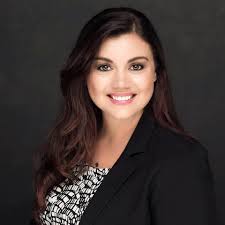 Kim Strachan's Instagram, Twitter & Facebook