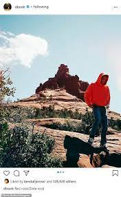The couple paid tribute to their love on saturday, june 12, with some snaps of previously unseen. Kendall Jenner Enjoys Dinner With Her Beau Devin Booker Daily Mail Online