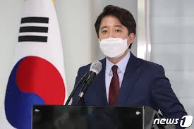 저는 개인적으로 티비에서 많이 보았고 말을 굉장히 잘하는 모습으로 기억을 하였는데요. ì´ì¤€ì„ ë‚´ê°€ ì§ìˆ˜ ê¸°ìˆ˜ å¥³ ëª»ìƒê²¼ë‹¤ ë§ì„ ì „ ì—¬ì¹œì´ 14ê¸°ì¸ë°
