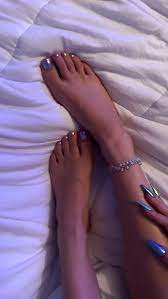 Belle thorne feet