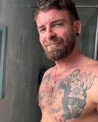 Celebs Go Dating star Jon Lee finds love