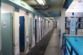 Du xviiième siècle au début du xixème il était courant de voir ces cabines de bain mobiles sur les plages. Decouverte De La Piscine Leclerc A Pantin Est Ensemble