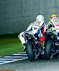 Rossi Vs Lorenzo 2009 I Love This Race Motogp Moto Bike Super Bikes
