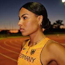 Laura Raquel Müller (@lauraraquel.mllr)