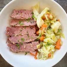 This recipe for instant pot corned beef and cabbage is ready to serve in less than 2 hours! Video Instant Pot Low Carb Corned Beef Cabbage Paleo Whole30 Fit Slow Cooker Queen