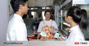 Selain bakso kuah dengan beragam ukuran dan juga jenis itulah kumpulan minuman dan makanan paling laris di kantin sekolah. Bikin Rindu 10 Jajanan Yang Paling Sering Kita Beli Di Kantin Sekolah