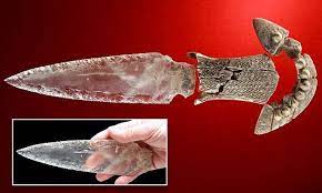 Rare 5 000 Year Old Crystal Dagger Is Uncovered In Prehistoric Iberian Megalithic Tomb In Spain Daily Mail Online