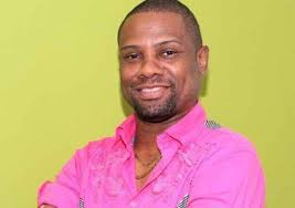 Tener tres reinas afecta la tradición tableña