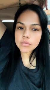 Esto va para mi familia y amigos sercanos ami, personas que me conocen y me  saludan siempre que me miran🧏🏻‍♀️ Porque no me apoyas ami porque apoyas a  alguien que ya tiene