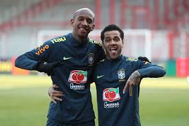 O ano de 2018 foi de fortes emoções para a seleção brasileira, com a copa do mundo pela frente, a equipe comandada por tite viveu momentos intensos, altos e baixos que sem dúvida ficarão. Jaqueta Selecao Brasileira 2018 Barato Online