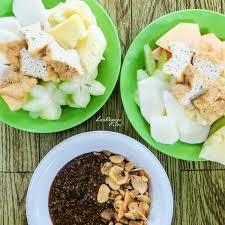 Padukan dengan bumbu kacang dan gula merah yang diberi sentuhan rasa pedas sesuai selera. Photos At Rujak Manis Ananas Pak Bejo 19 Tips