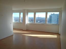 Das wohnen in einer wg ist preiswert und nicht langweilig! Barrierearm 3 Zimmer Wohnung Mit Balkon Und Traumaussicht In Duisburg Homberg Ruhrort Baerl Etagenwohnung Mieten Ebay Kleinanzeigen