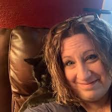 Debbie Beckett's Instagram, Twitter & Facebook