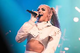 Search, discover and share your favorite pabllo vittar gifs. Brazilian Drag Superstar Pabllo Vittar Is Ready For Her Close Up In Flash Pose Video