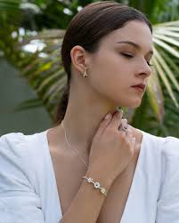 Dainty Daisy Silver Charm Bracelet