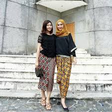 24 Model Baju Batik Pesta Wanita Muslim Modern Elegantria Muslim Wanita Model