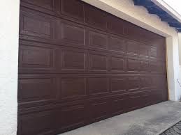 The labor cost for installing wooden garage doors is estimated at between € 40 and € 60 per hour. Garage Door Installations Mr Garage