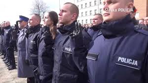 Później był dziennikarzem w raciborskiej telewizji kablowej. Slubowanie Nowych Policjantow Slaskiej Policji Youtube