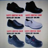 Dan berikut ini beberapa lowongan yang saat ini dibuka berikut persyaratan melamarnya. Pabrik Sepatu Safety Surabaya Wirausaha Home Industri Sepatu Safety Linkedin