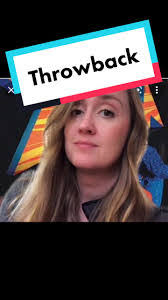 Carol Botelho's Instagram, Twitter & Facebook