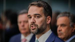 Leite defende “3º polo” e diz que PSD tem mais espaço que PSDB