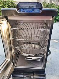 Masterbuilt has made smoking simple and smart. Masterbuilt 30 Bluetooth Electric Smoker Busted Wallet