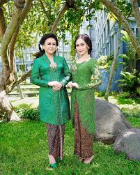 Apr 18, 2019 · itulah yang dapat kami bagikan mengenai cara menghilangkan tulisan page 1 di excel. 50 Model Kebaya Kutu Baru Modern Brokat Terbaru 2020