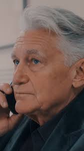 Wenn’s mal wieder länger dauert, einfach die neue Single aus dem kommenden  Album „Wimpernschlag“ hören. „Warteschleife“ verkürzt ab heute auch die  Wartezeit aufs Album