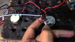 Cara membuat pemotong foam listrik: Pendawaian Gitar Elektrik Elektronik 2021