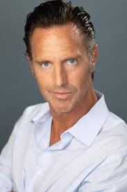 Unraveled (TV Series 2015–2016)