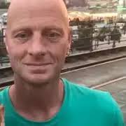 Lakering af 7'er stole i Nyrup