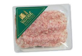Tiene una textura firme, uniforme y un color rosa brillante tirando a rojo. Zampone Modena I G P Precotto Salumificio Valverde