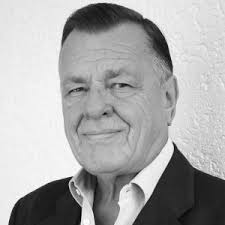 Advokat Dennis Sander ✓