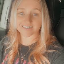 Sheree Lang's Instagram, Twitter & Facebook